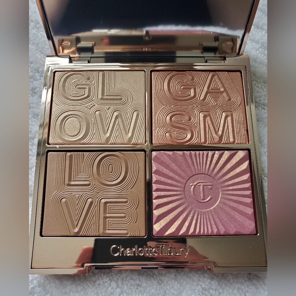 Charlotte Tilbury Glowgasm Face Palette - Picture 7 of 7